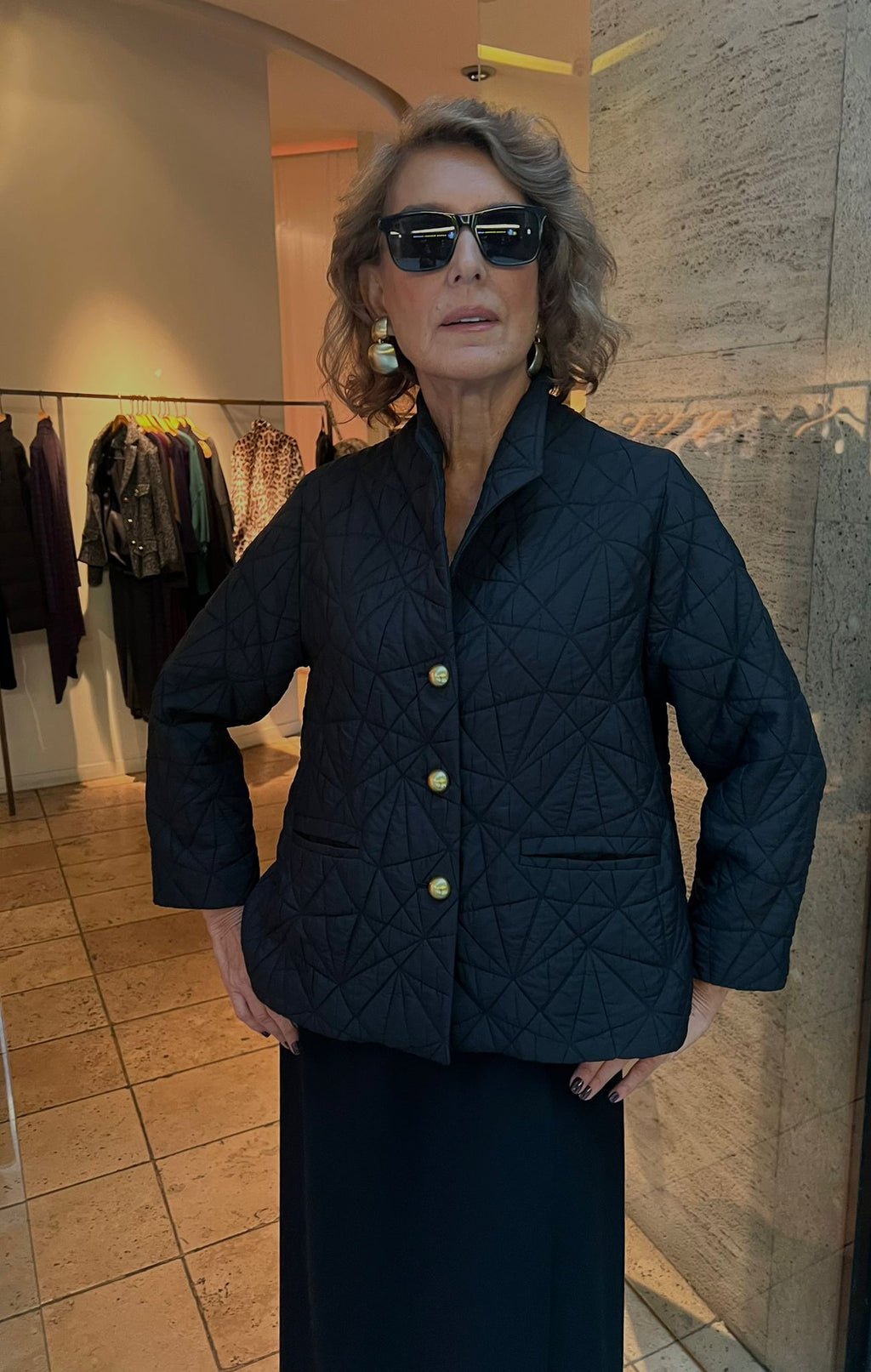 Siyah Brokar Dik Yaka Kapitone Ceket