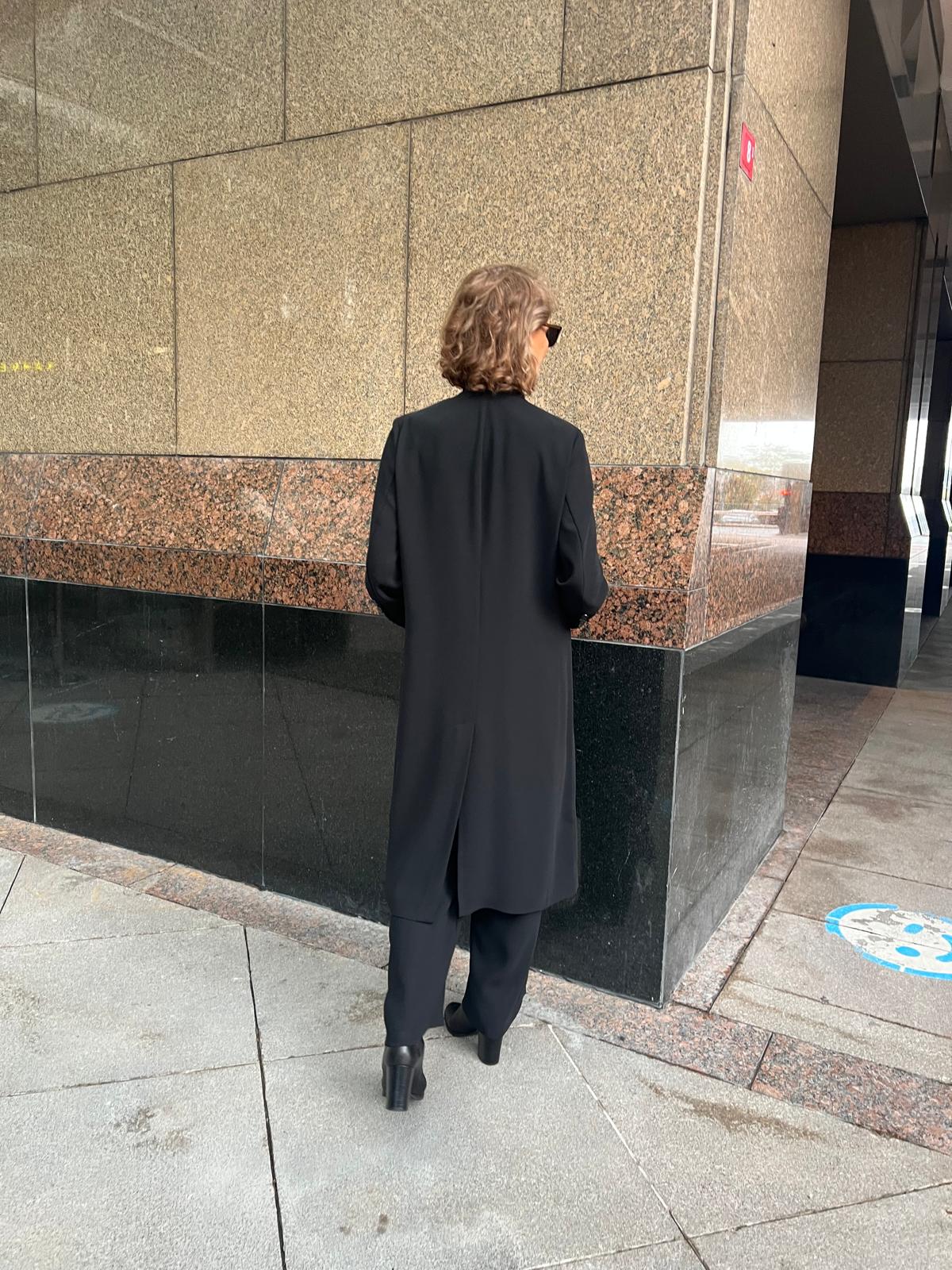 Siyah Clara Uzun Üç Düğmeli Krep Astarsız Ceket