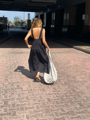 Sırtı Açık Askılı Koton Elbise