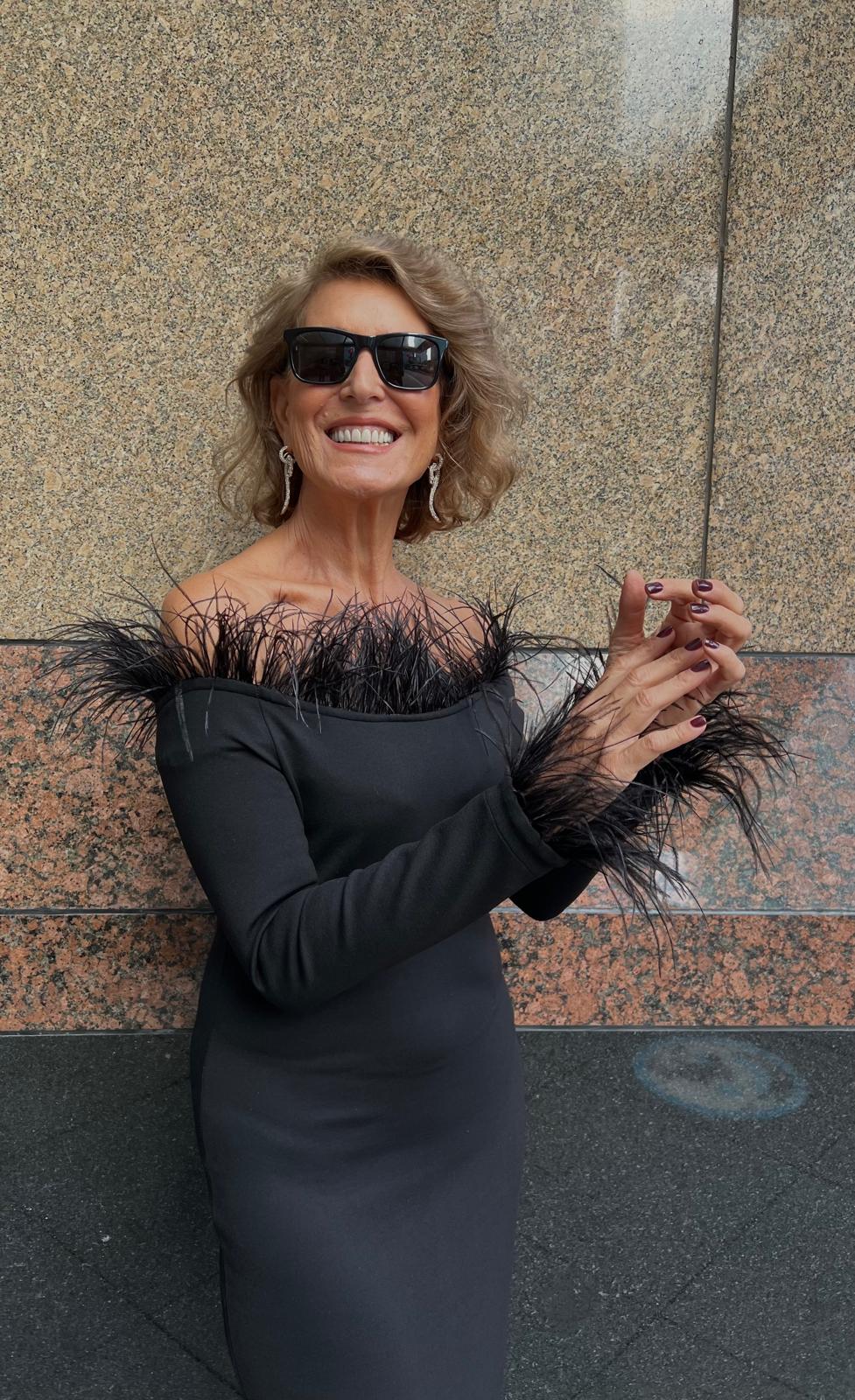 Yaka ve Kolu Otrüşlü Likralı Elbise