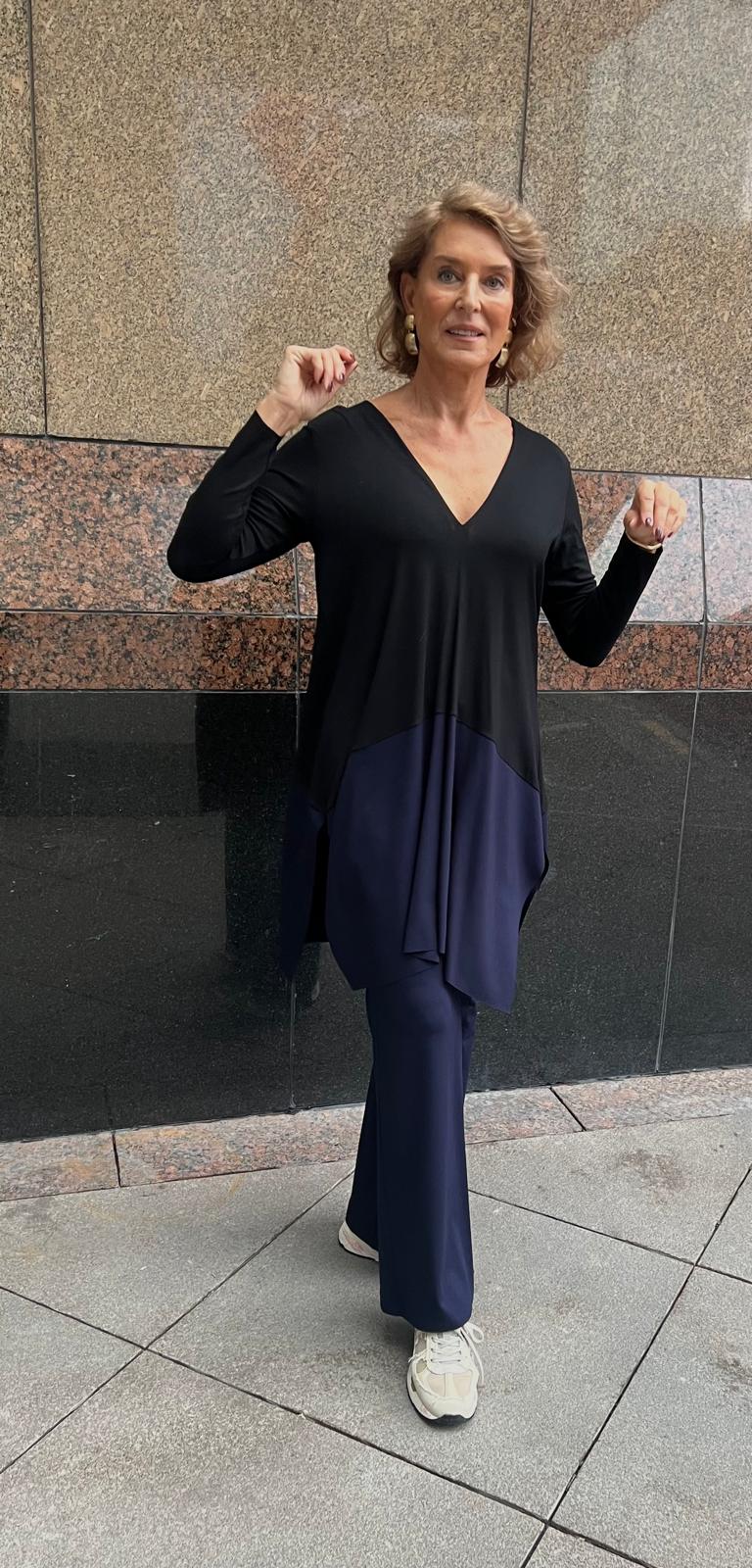 Eteği Garnili V Tunik