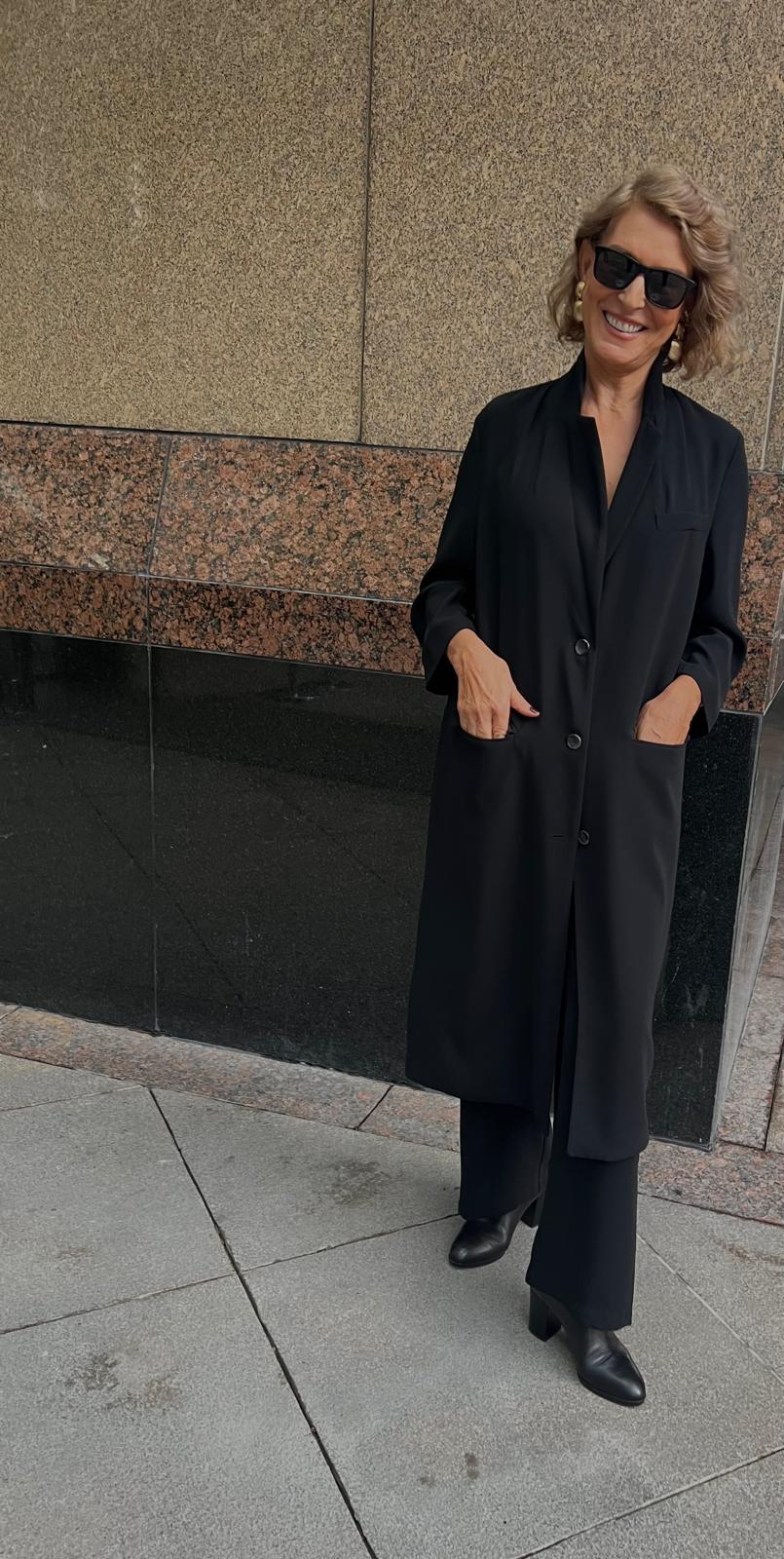 Siyah Clara Uzun Üç Düğmeli Krep Astarsız Ceket