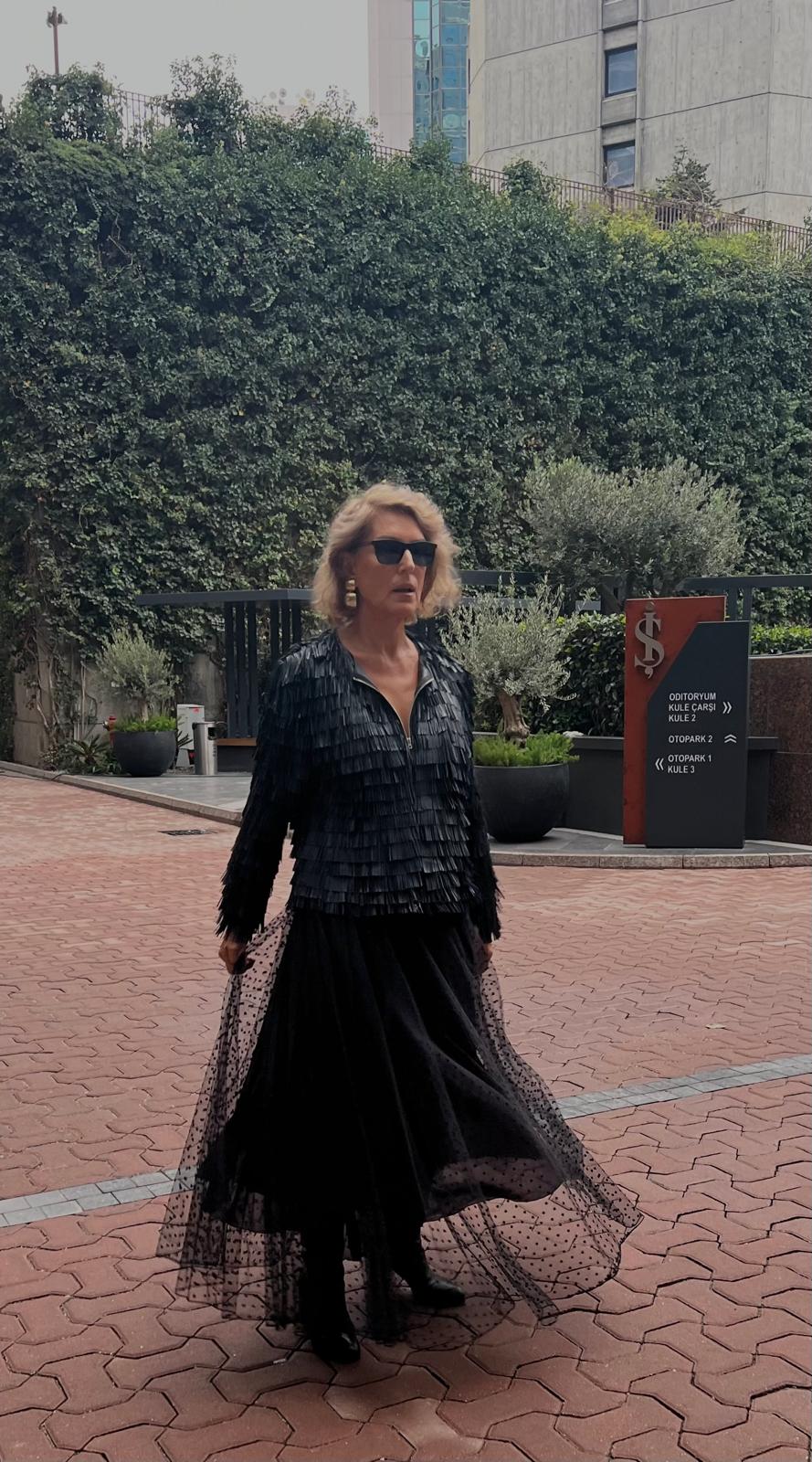 Siyah Püsküllü Deri Ceket