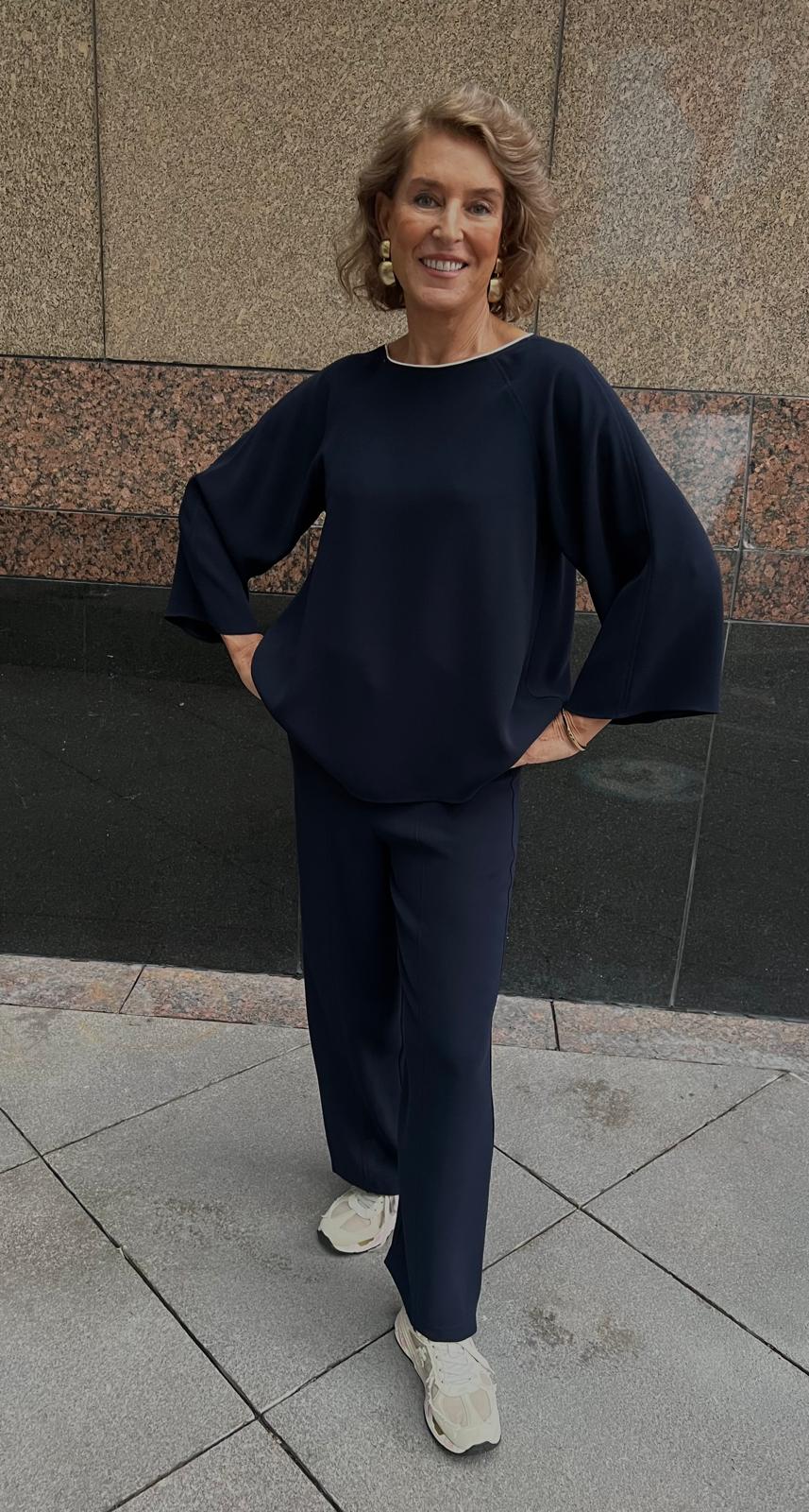 Lacivert Krep Rahat Model Yakalı Biyeli Bluz