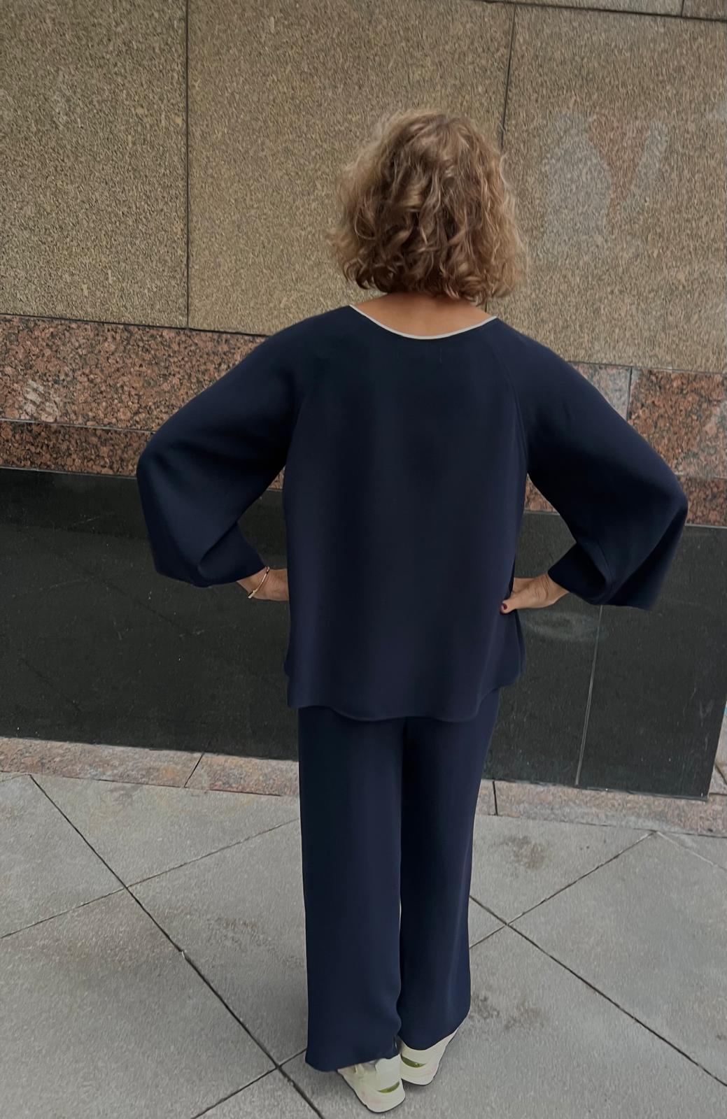 Lacivert Krep Rahat Model Yakalı Biyeli Bluz