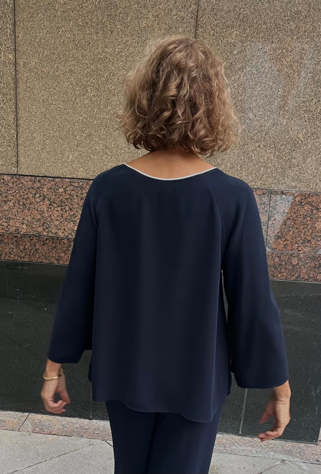 Lacivert Krep Rahat Model Yakalı Biyeli Bluz